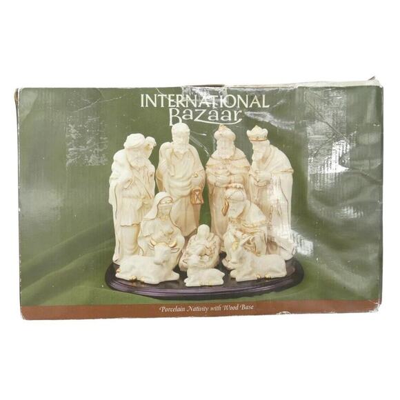 Vintage Porcelain Nativity Set W/Gold Accents 10 Pc EUC - Picture 1 of 3
